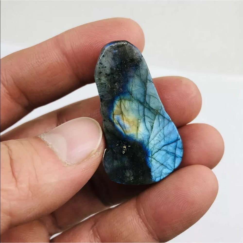 Carved labradorite baby Buddha Gemstones - Picture 3 of 4